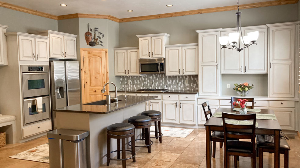 Kitchen remodel in Sandy Utah by Utah Home Remodel Experts